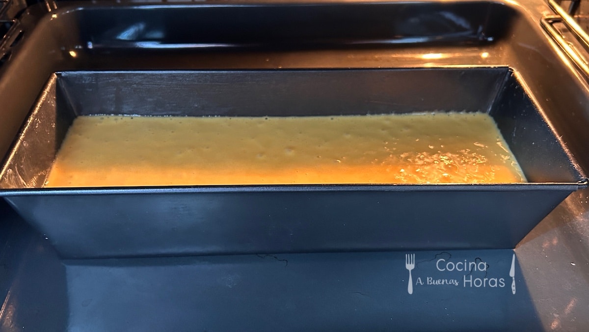 Bizcocho de natillas en el horno