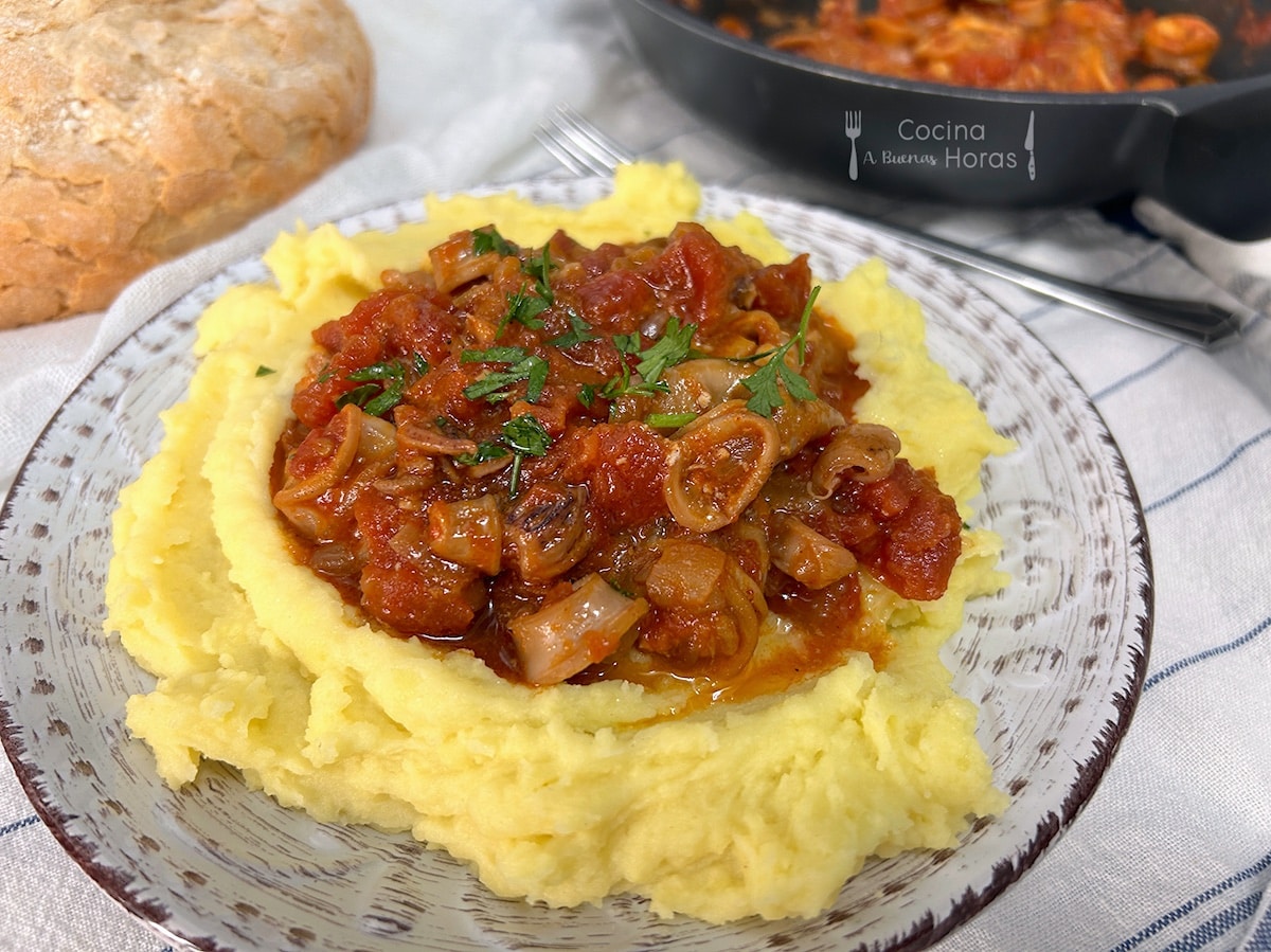 Calamares con Tomate