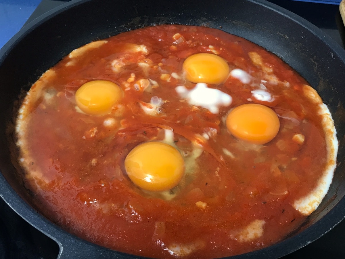 Receta de huevos con tomate