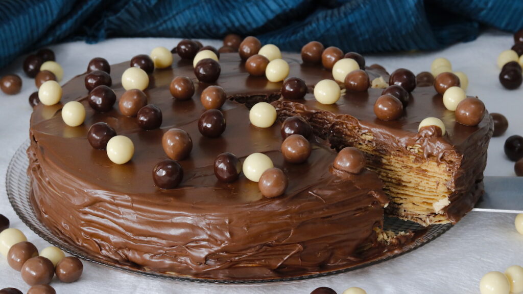 Tarta de Obleas Chocolate. Tarta Huesitos - Cocina a Buenas