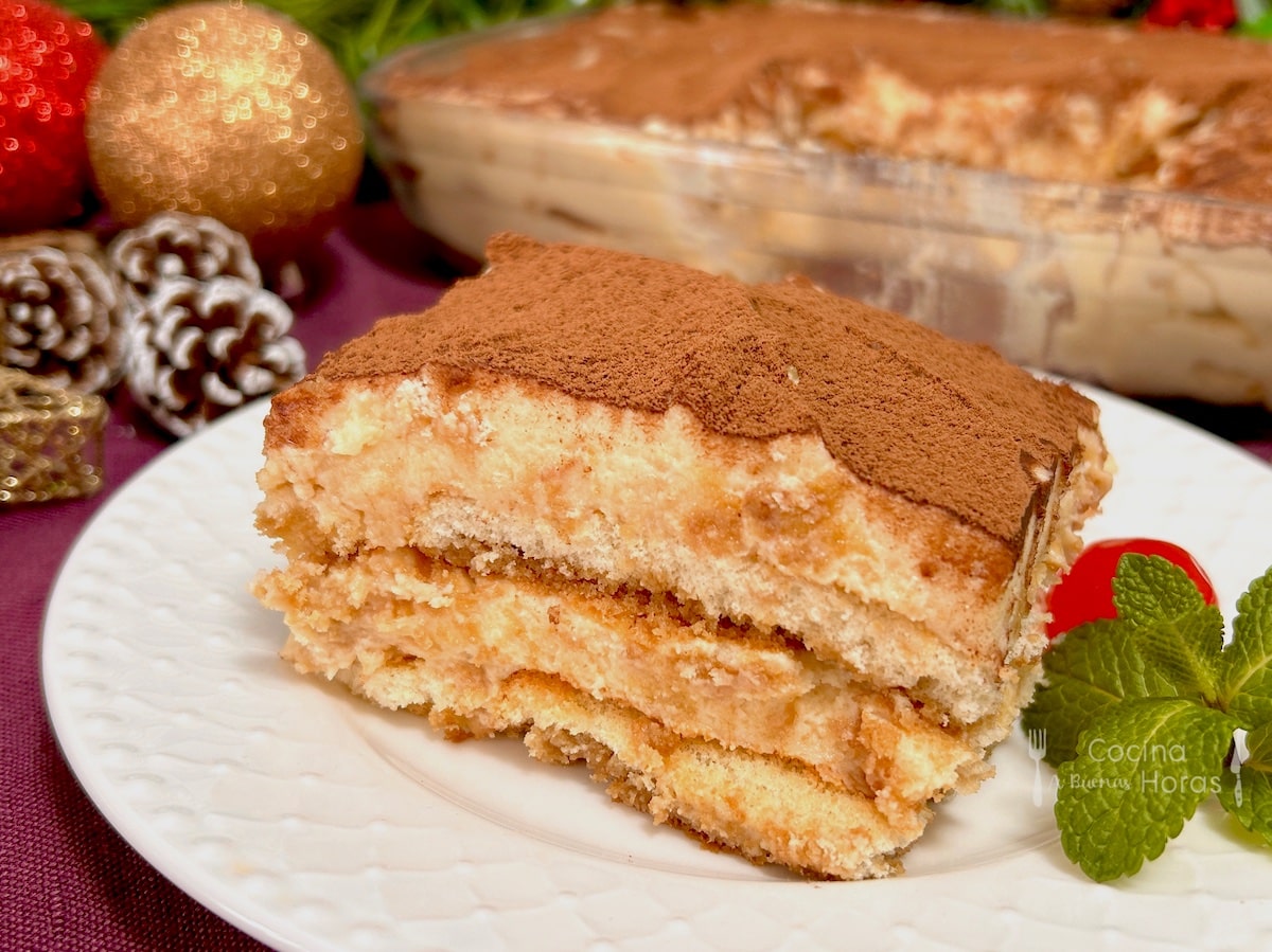 tiramisu de turron cortado presentacion