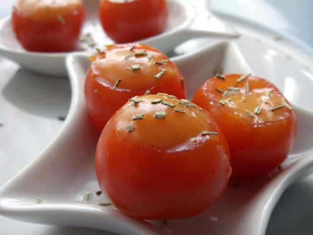 Tomates Cherry Rellenos de Salmorejo